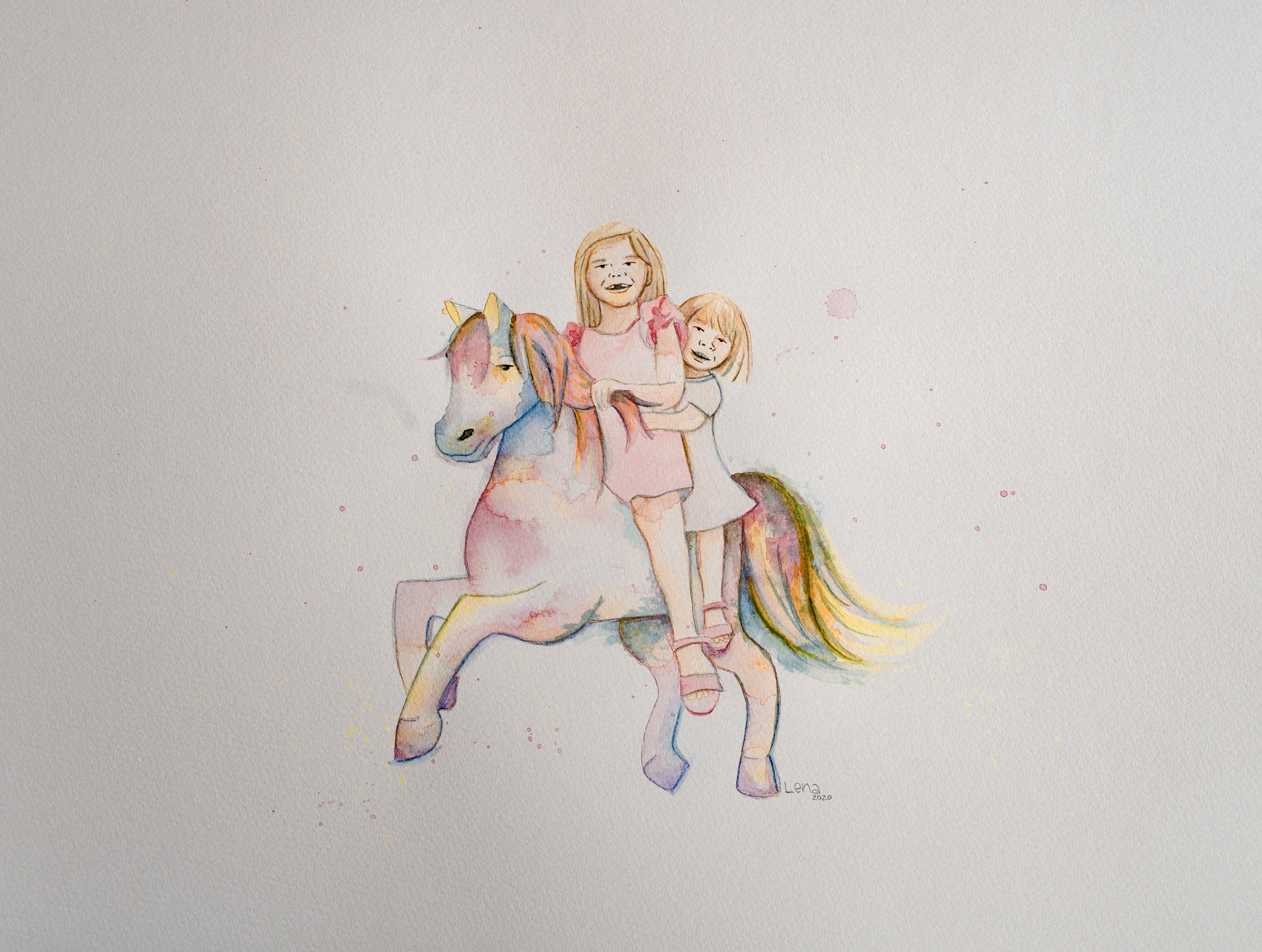 Aquarellbild, das zwei Kinder zeigt, die auf einem bunten Pferd reten.